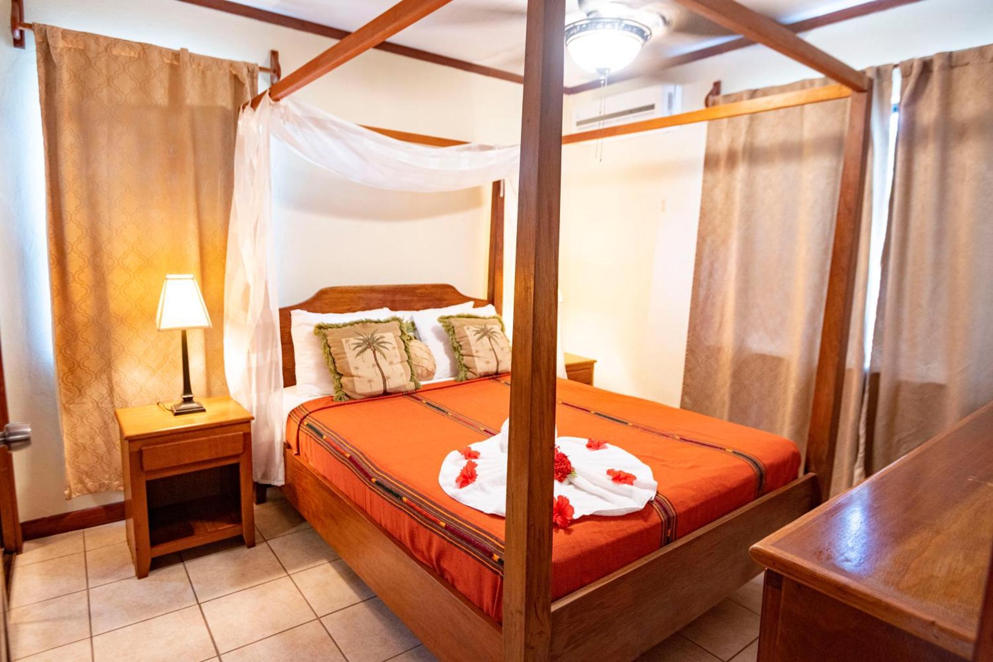 Isla Bonita Yacht Club Hotel San Pedro  Eksteriør billede