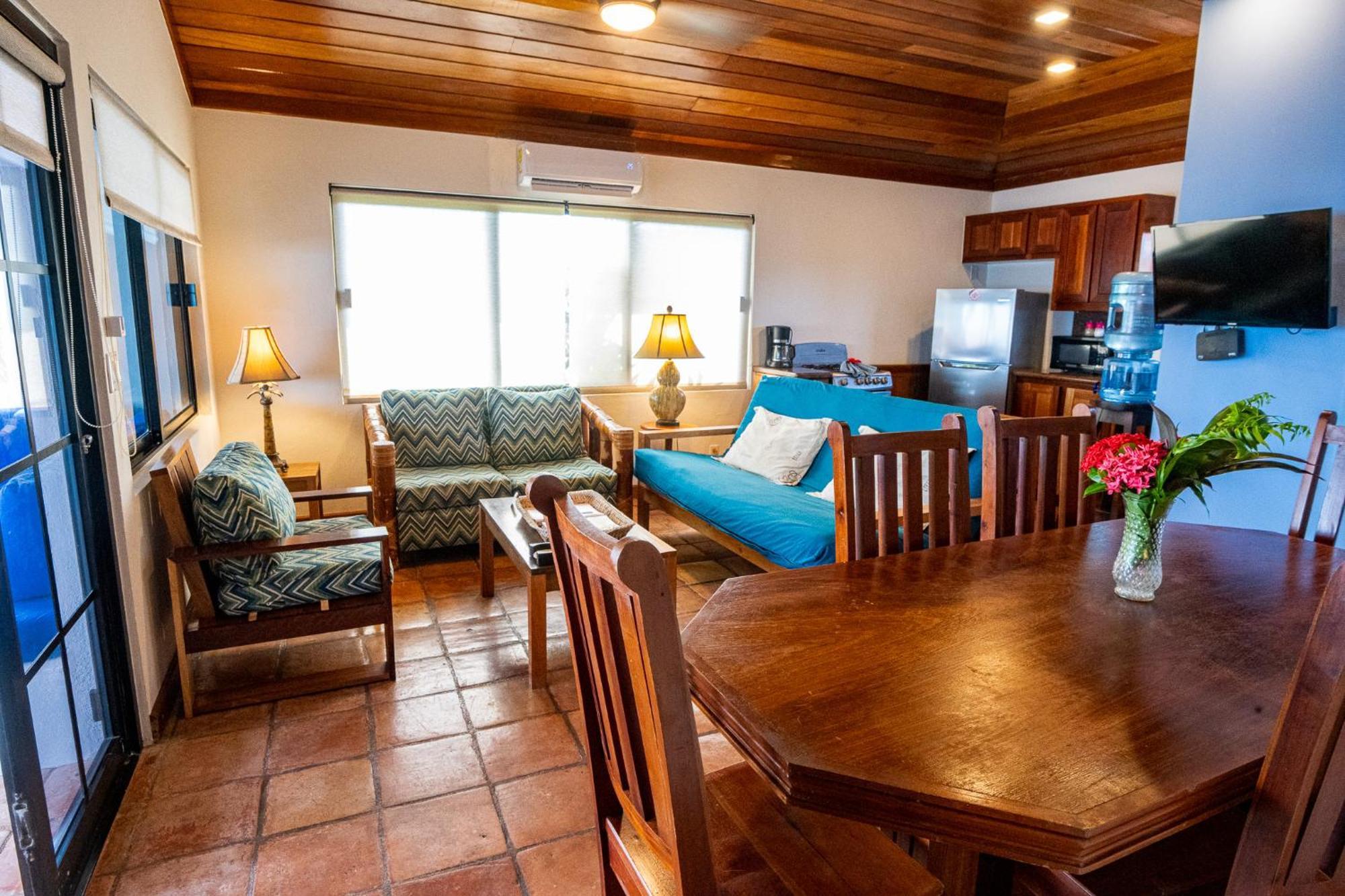Isla Bonita Yacht Club Hotel San Pedro  Eksteriør billede